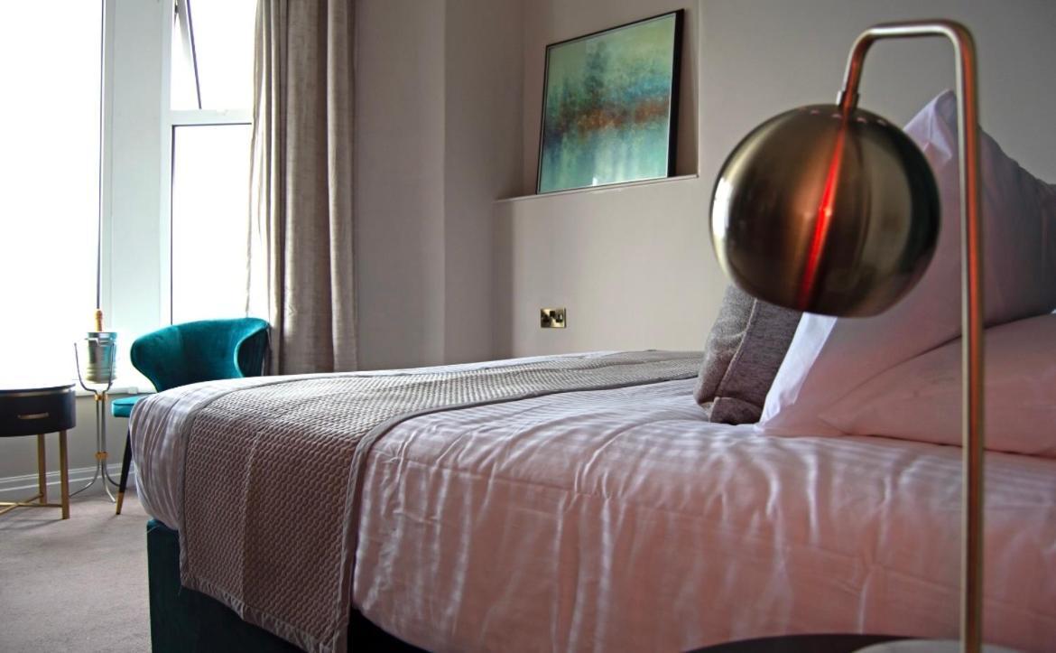 Hotel No5, Beachfront With Free Private Car Park Llandudno Exterior photo