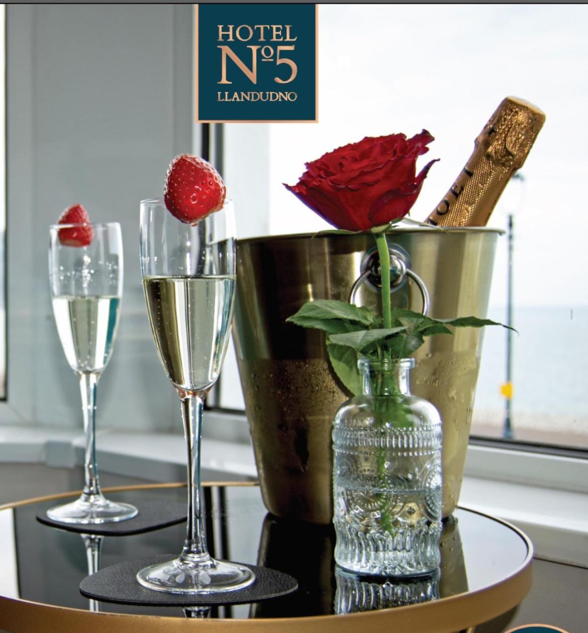 Hotel No5, Beachfront With Free Private Car Park Llandudno Exterior photo