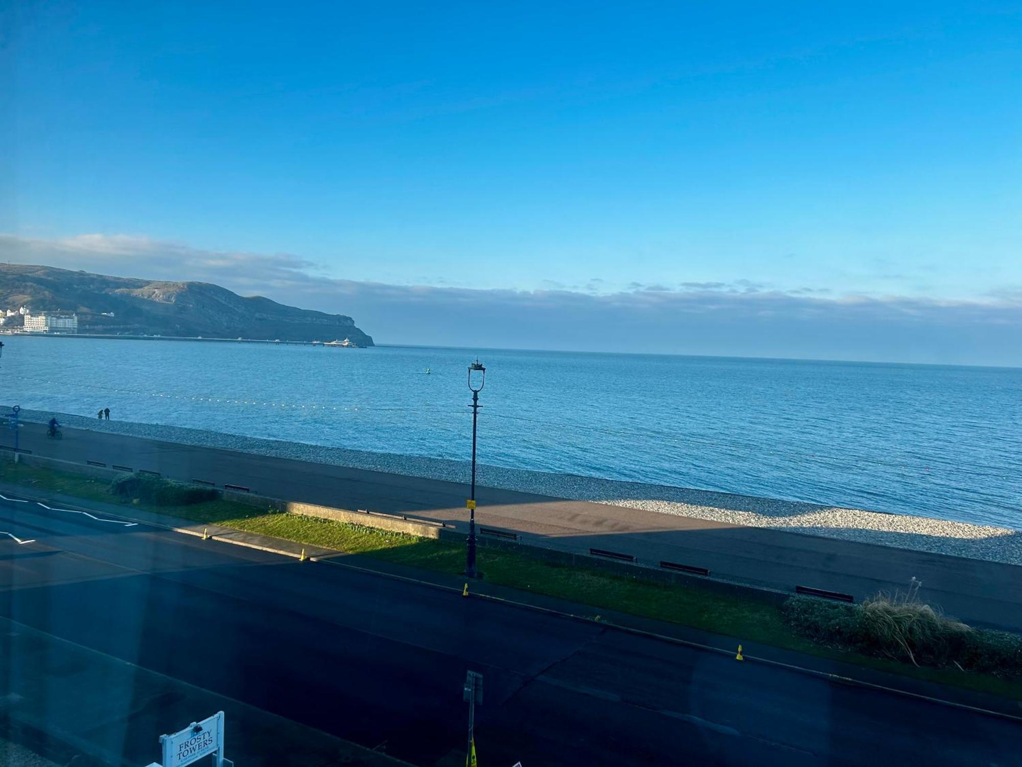 Hotel No5, Beachfront With Free Private Car Park Llandudno Exterior photo