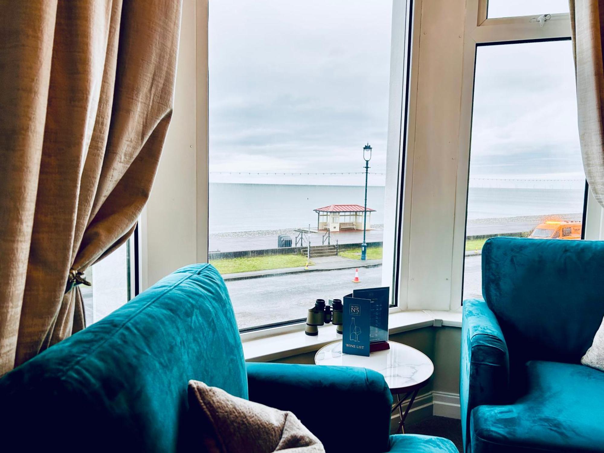 Hotel No5, Beachfront With Free Private Car Park Llandudno Exterior photo